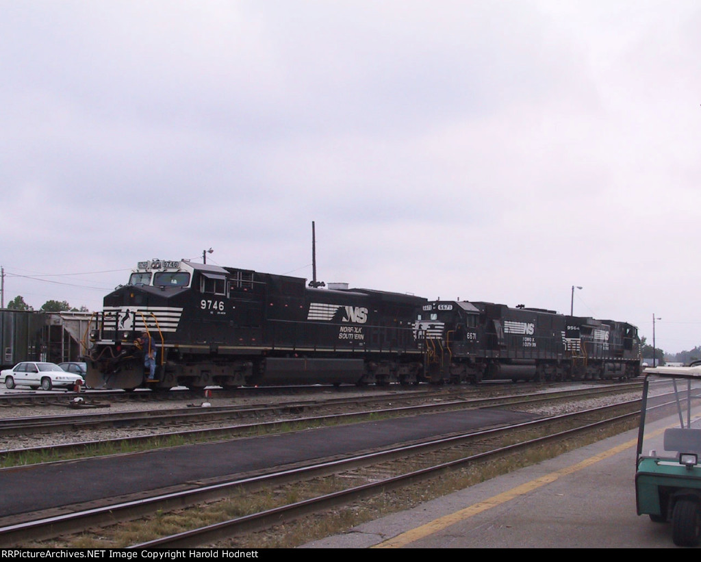 NS 9746 and others head back to their train